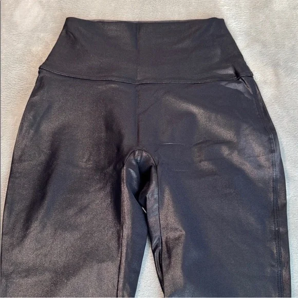 Bombshell High Waisted Leggings - Picture 3 of 4